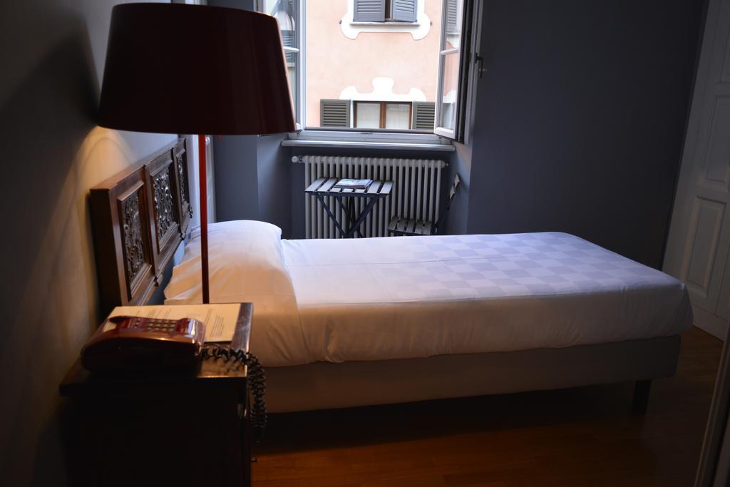 Albergo Bologna Varese Bagian luar foto