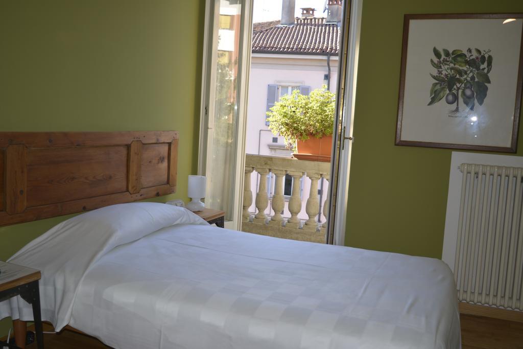 Albergo Bologna Varese Bagian luar foto